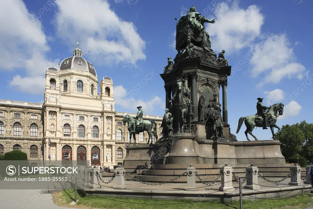 Austria, Vienna, Natural History Museum and monument