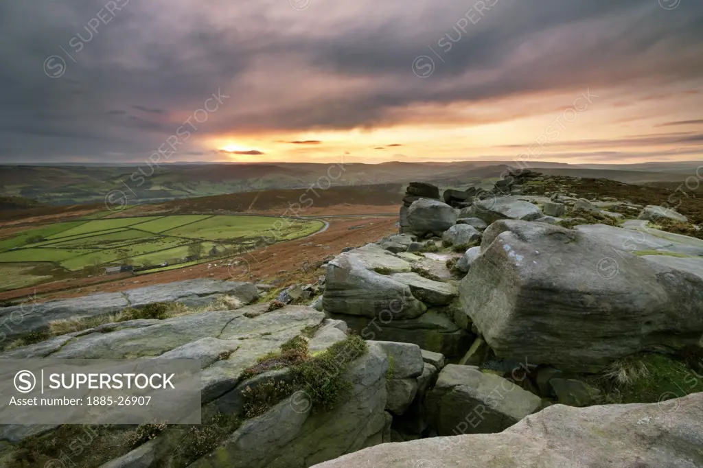 UK- England, Derbyshire, Stanage Edge, View from Stanage Edge at sunset