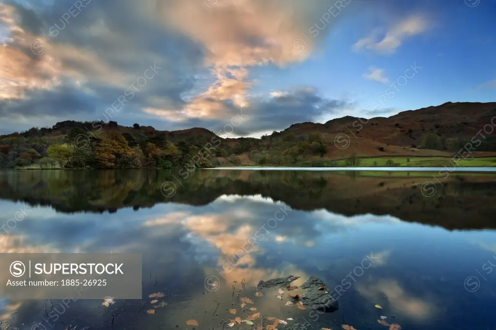 UK- England, Cumbria, Lake District National Park, Rydal Water at dawn