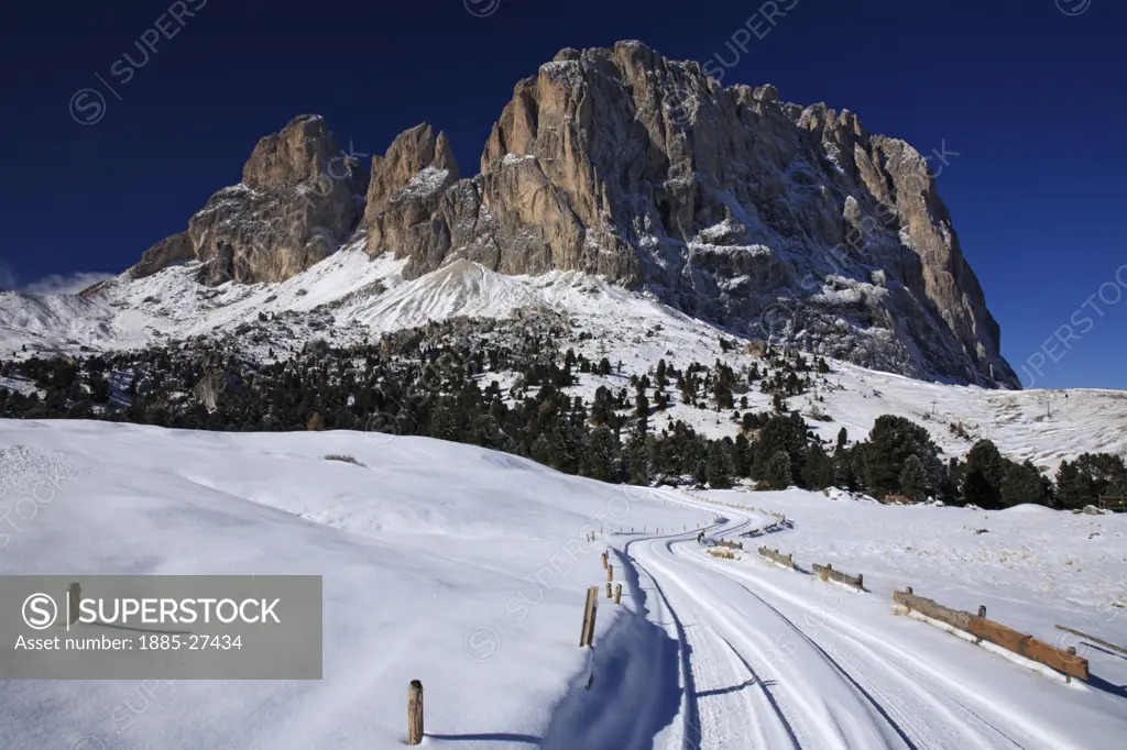 Italy, Italian Dolomites, Selva - near, Sasso Lungo from snow covered Malga di Sella