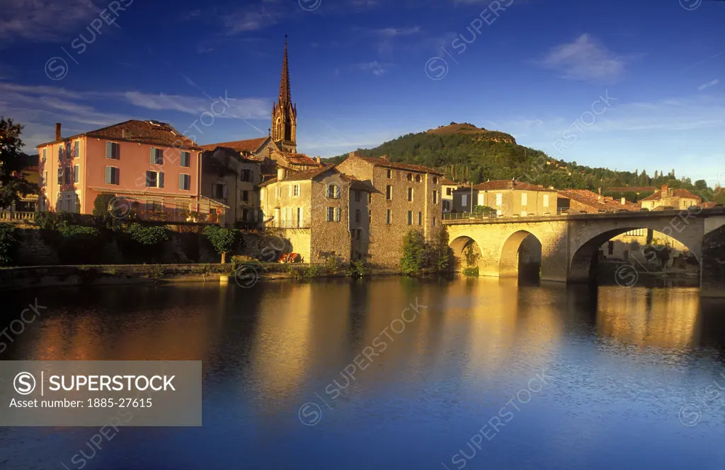 France, Midi - Pyrenees, Saint Antonin Noble Val , Village along River Tarn