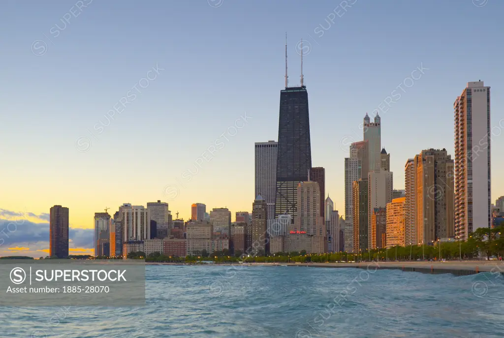 USA, Illinois, Chicago, Lake Michigan and skyline with Hancock Tower