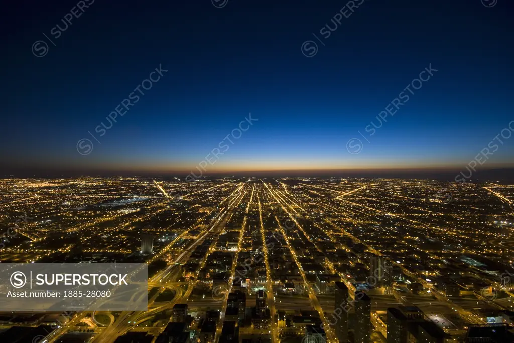 USA, Illinois, Chicago, View over city looking west at dusk