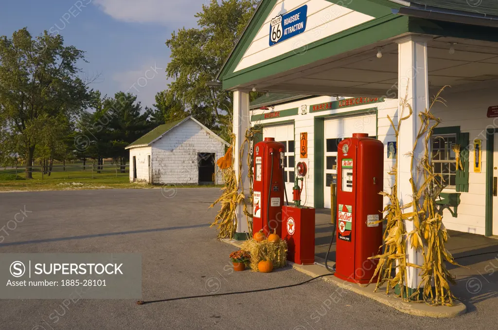 USA, Illinois, Dwight, Ambler Becker gas station on Route 66