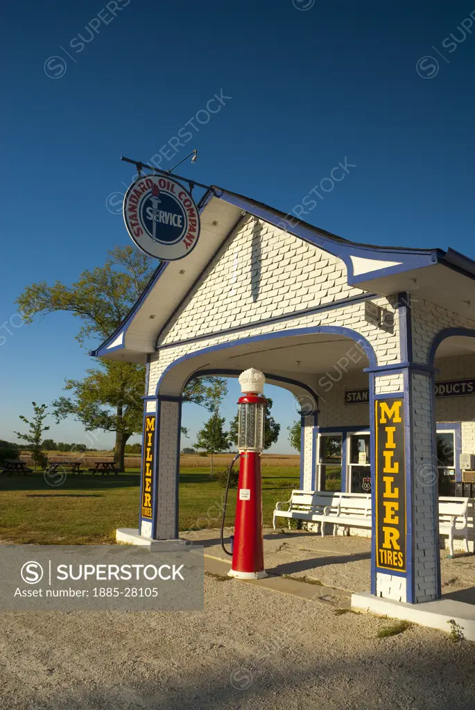 USA, Illinois, Odell, Odell Standard Oil Gas Station