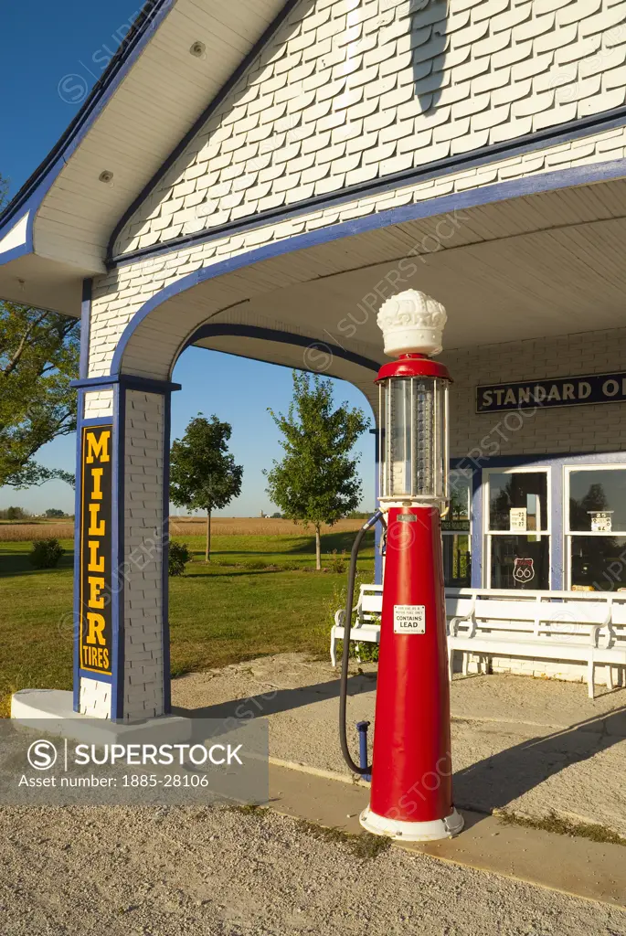 USA, Illinois, Odell, Odell Standard Oil Gas Station
