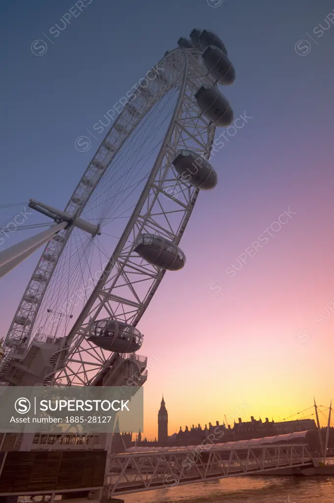 UK - England, London, London Eye and Big Ben at dusk
