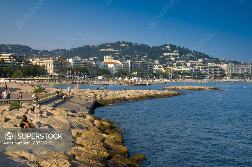 France, Cote dAzur, Cannes, Boulevard de la Croisette and beach