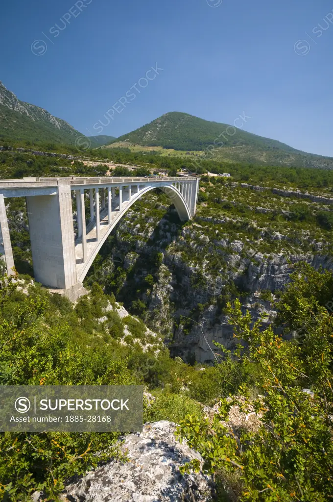 France, Provence, Gorges du Verdon, Bridge over River Verdon