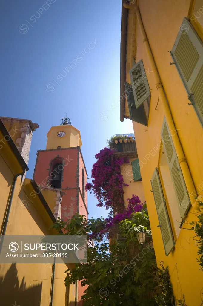 France, Cote dAzur, St Tropez, Typical architecture in side street