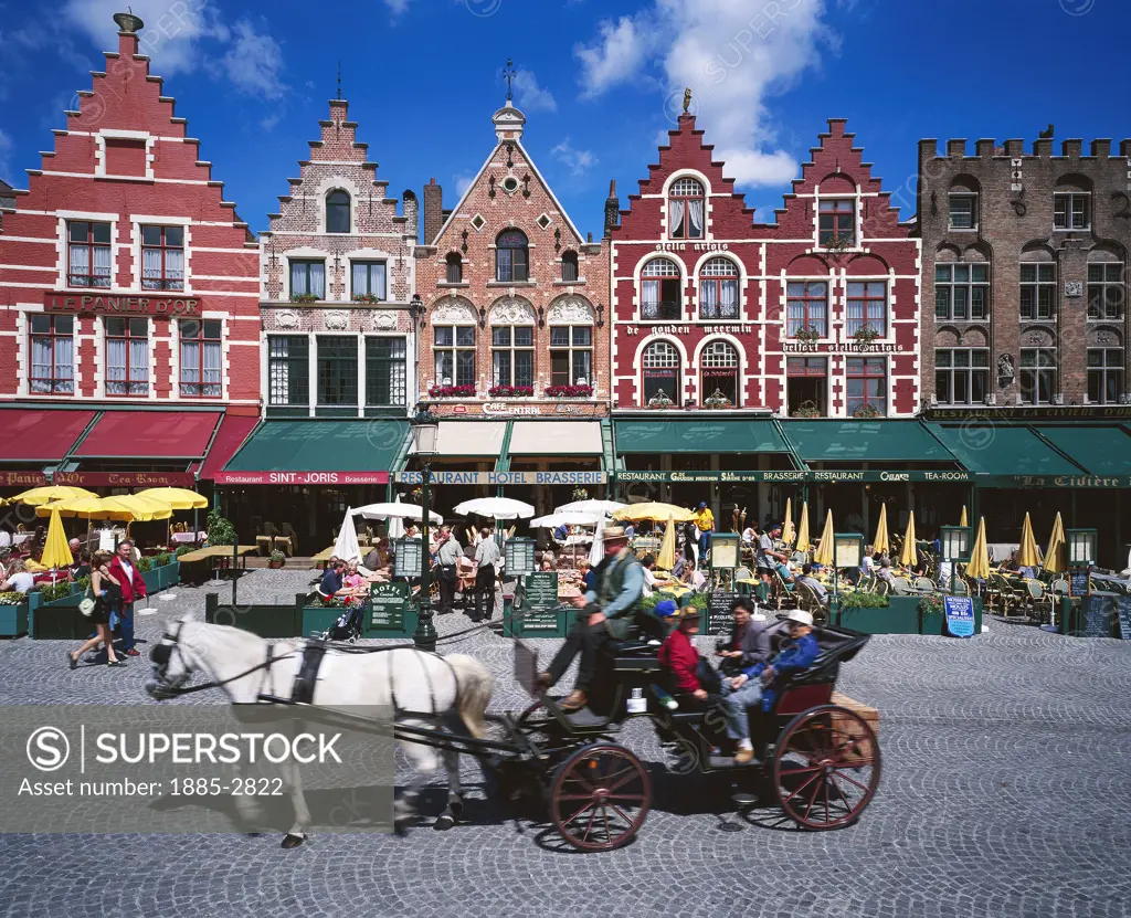 Belgium, Flanders, Bruges, Cafe Central in Market of Heroes