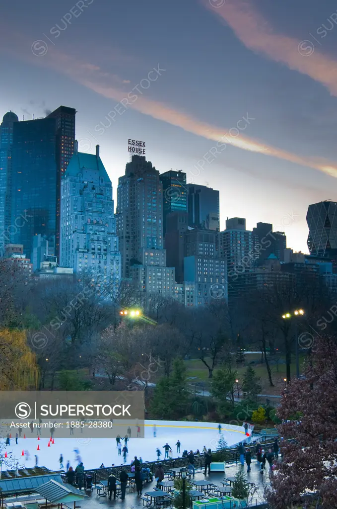 USA, New York State, New York, Central Park - Wollman Ice Rink at dusk