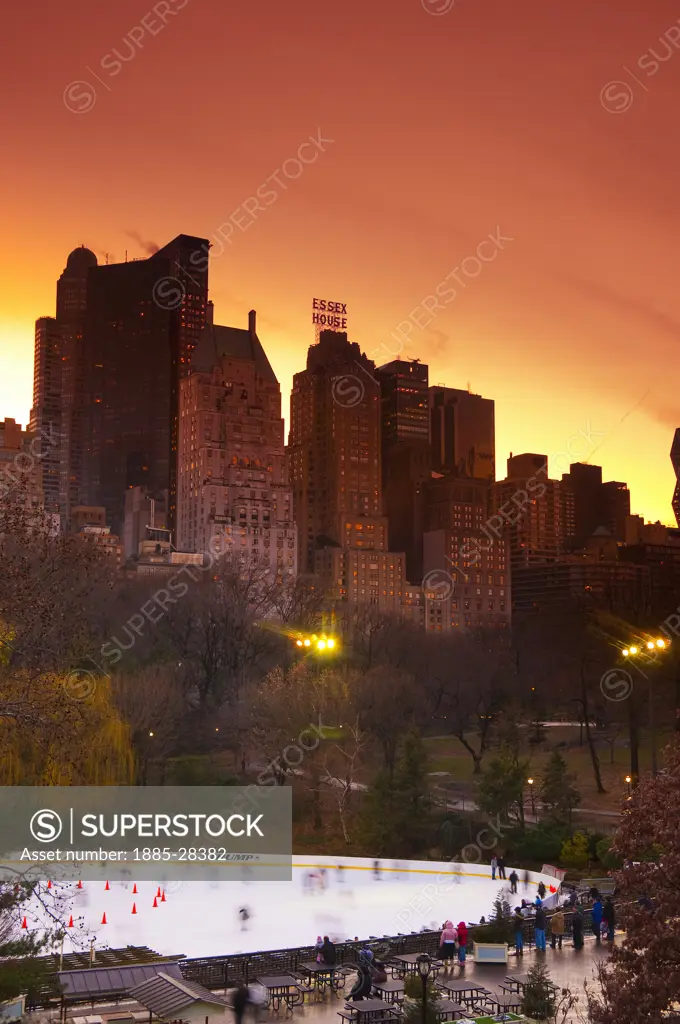 USA, New York State, New York, Central Park - Wollman Ice Rink at sunset