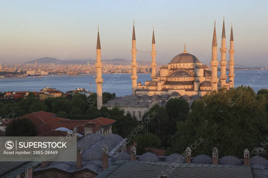 Turkey, Istanbul, Blue Mosque at sunset