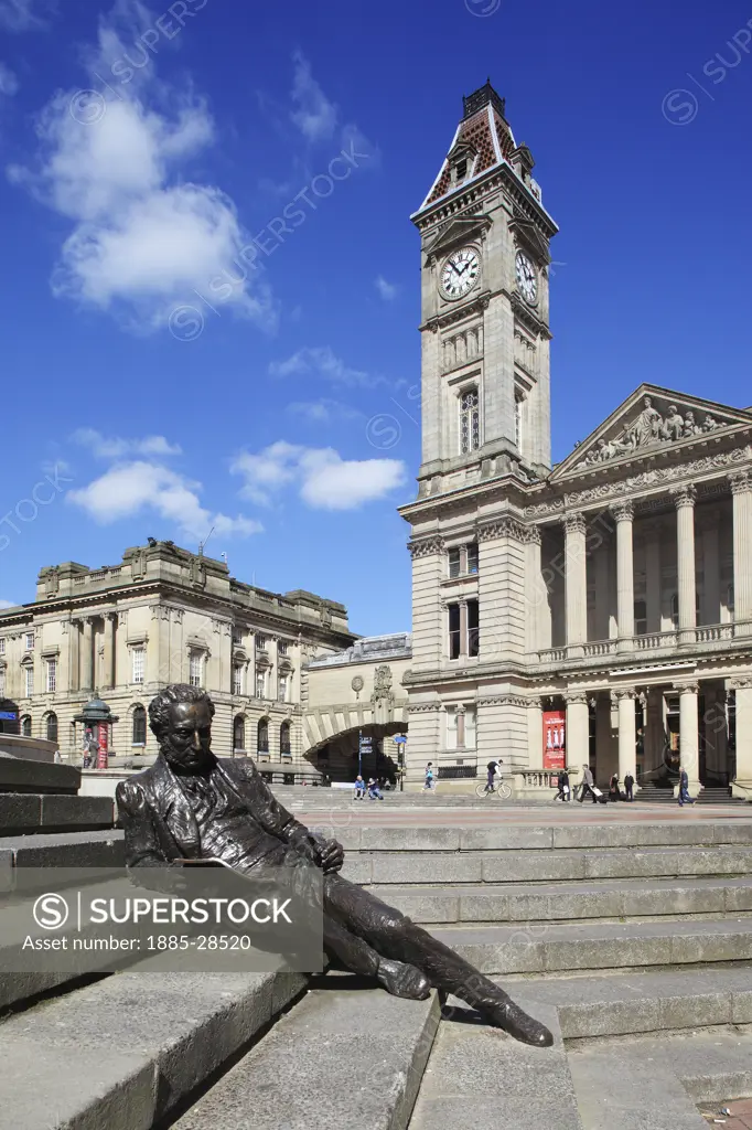 UK - England, West Midlands, Birmingham, Birmingham Museum and Art Gallery and statue