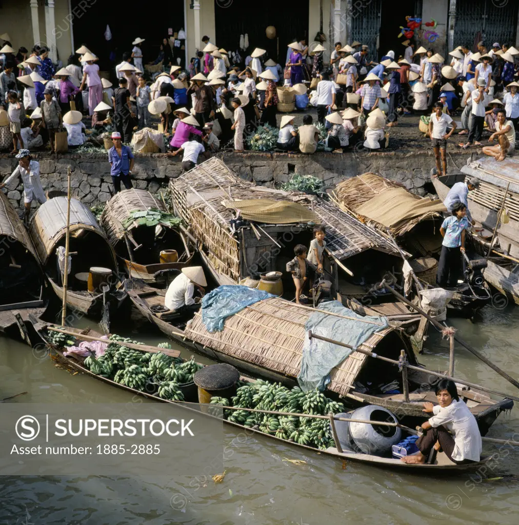 Vietnam, South Mekong Delta, Rach Gia, Early Morning Floating Market
