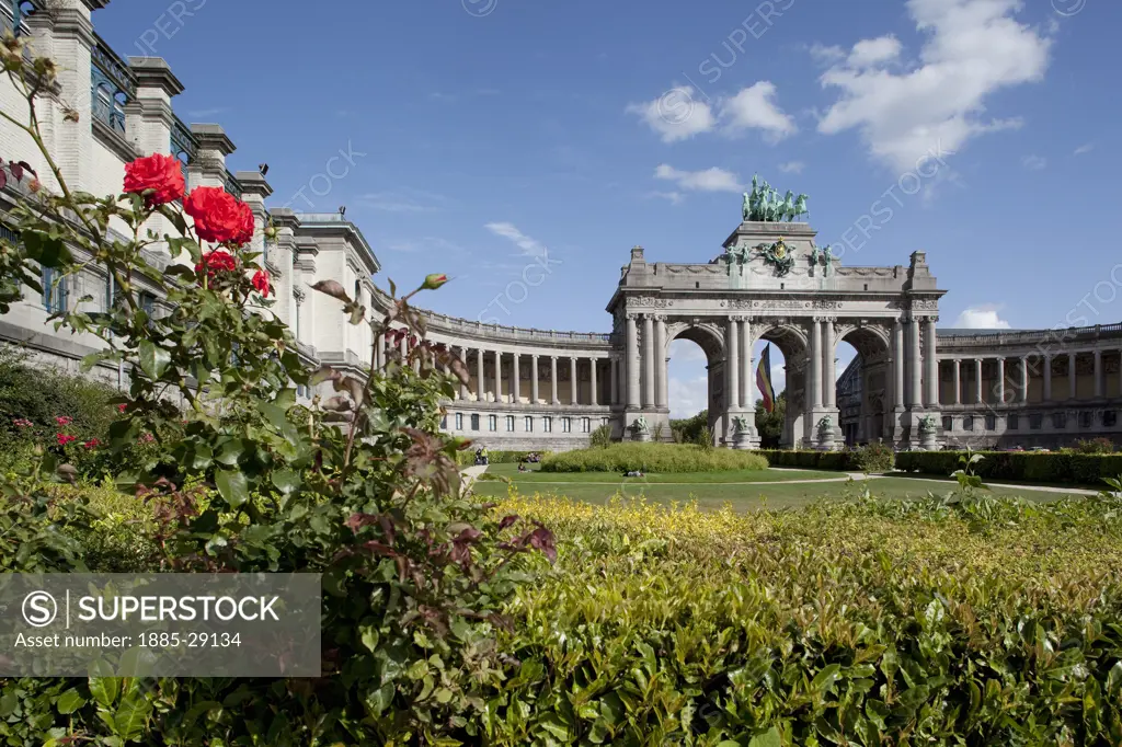 Belgium, Brabant, Brussels, Arc du Cinquantenaire - triumphal arch and park