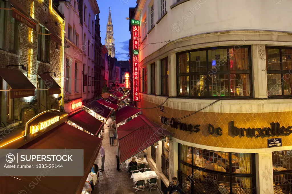 Belgium, Flanders, Brussels, Rue des Bouchers - restaurants at night