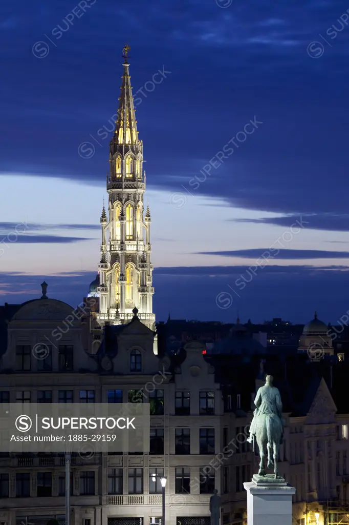 Belgium, Flanders, Brussels, Place de L Albertine and Hotel de Ville tower at night