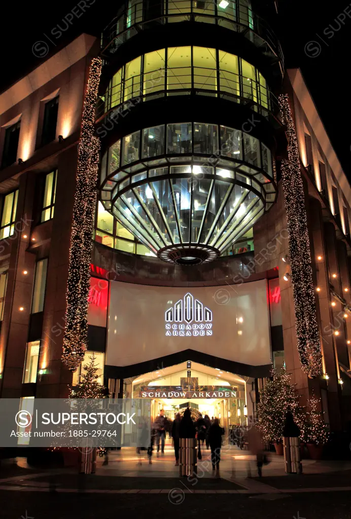 Shopping arcade displays in the city centre Shadowplatz, DŸsseldorf City, North-Rhine-Westphalia, Germany, Europe