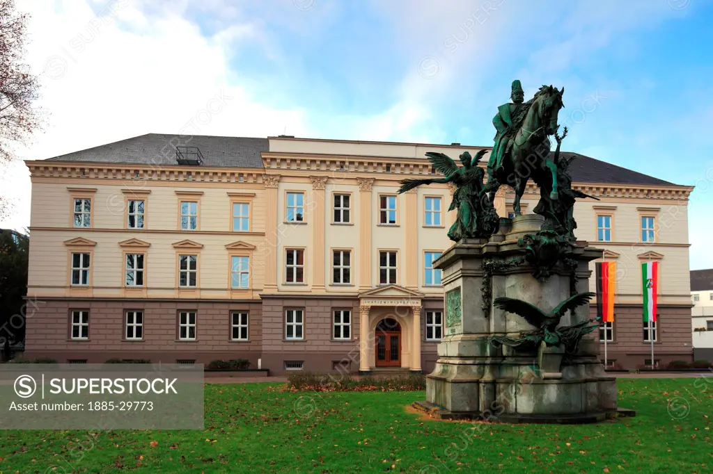 The Justice Ministry building, DŸsseldorf City, North-Rhine-Westphalia, Germany, Europe.