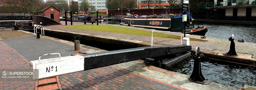 Narrowboats in Cambrian Wharf , Worcester and Birmingham Canal, Birmingham City, West Midlands, England, UK