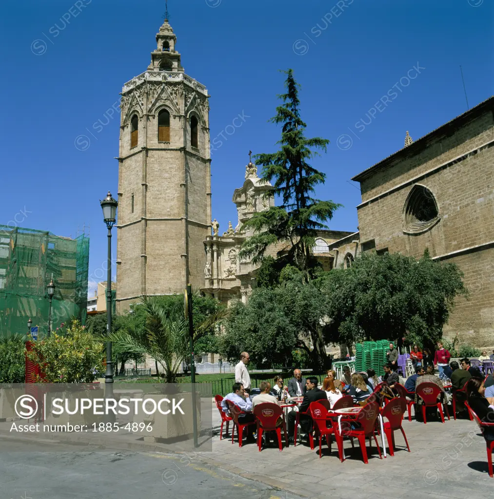 Spain, Valencia Region, Valencia, Plaza de Zaragoza cafe Scene