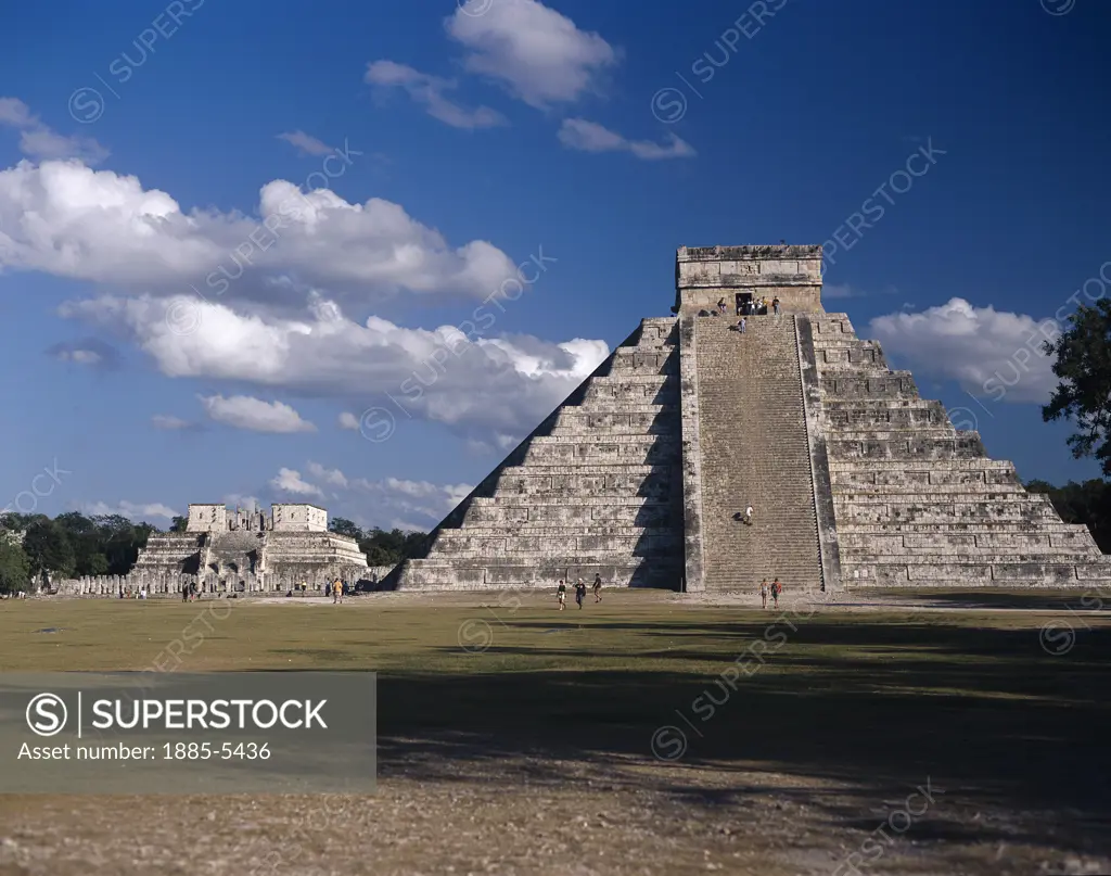 Mexico, Yucatan, Chichen Itza, 'the Castle' , Temples of Warriors & Chac-mool