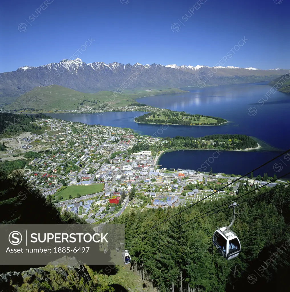 New Zealand, South Island, Queenstown, View over City & Lake Wakatipu