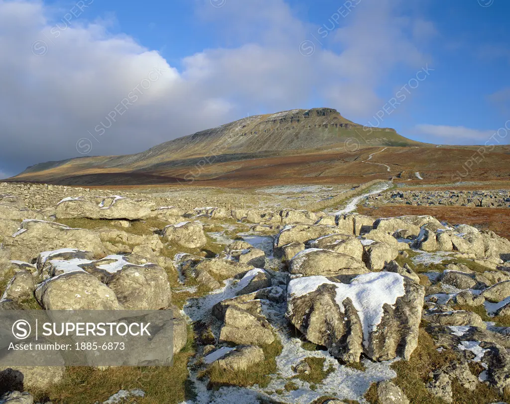 UK - England, Yorkshire, Ribblesdale, Pen-y-ghent (winter)