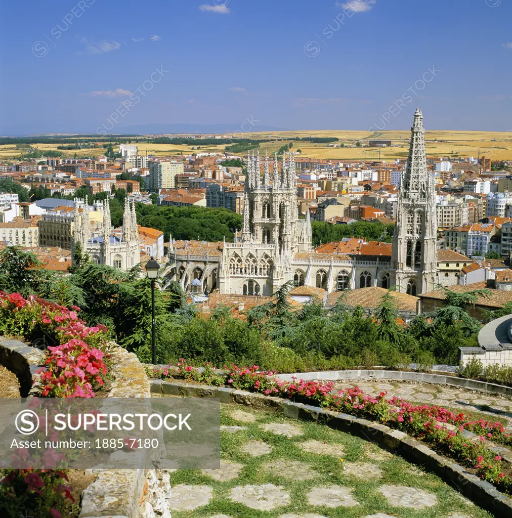 Spain, Castilla y Leon, Burgos, View over City and Cathedral