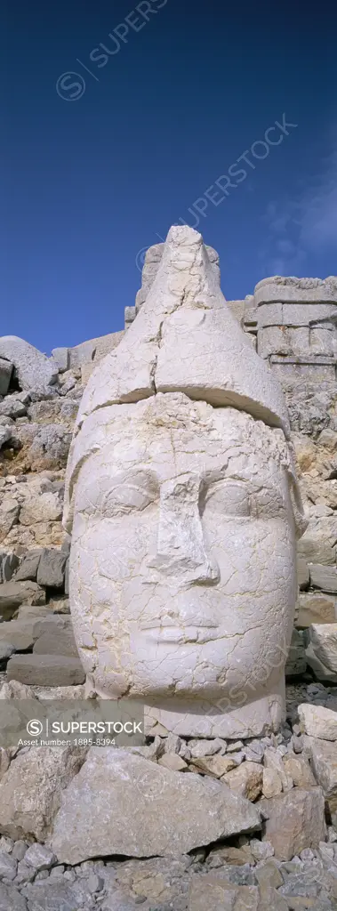 TURKEY, CAPPADOCIA, NEMRUT DAGI, ANCIENT CARVED STONE HEADS