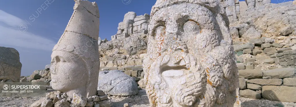 TURKEY, CAPPADOCIA, NEMRUT DAGI, ANCIENT CARVED STONE HEADS