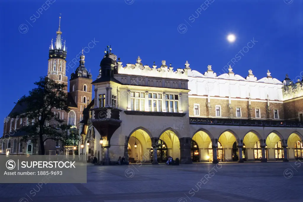 Poland, , Krakow, The Sukiennice and Kosciol Mariacki - Cloth Hall and St Marys Church - at night