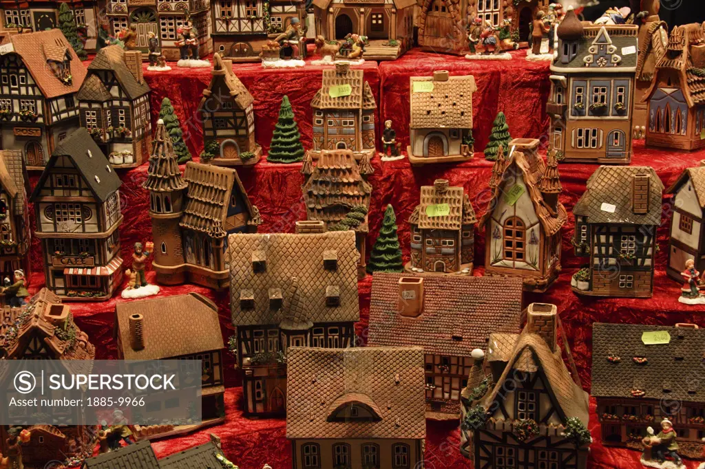 Germany, Hesse, Frankfurt, Altstadt Christmas Market - souvenir stall