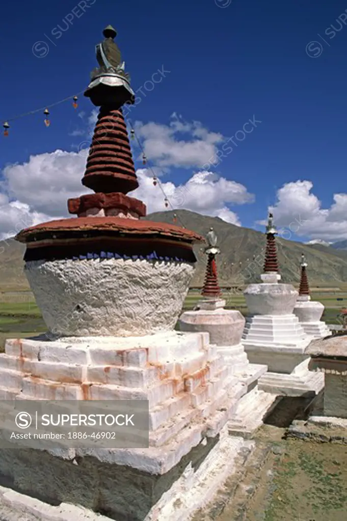STUPAS outside KATSEL TEMPLE built to subdue Demoness by Songtsen Gampo - CENTRAL TIBET