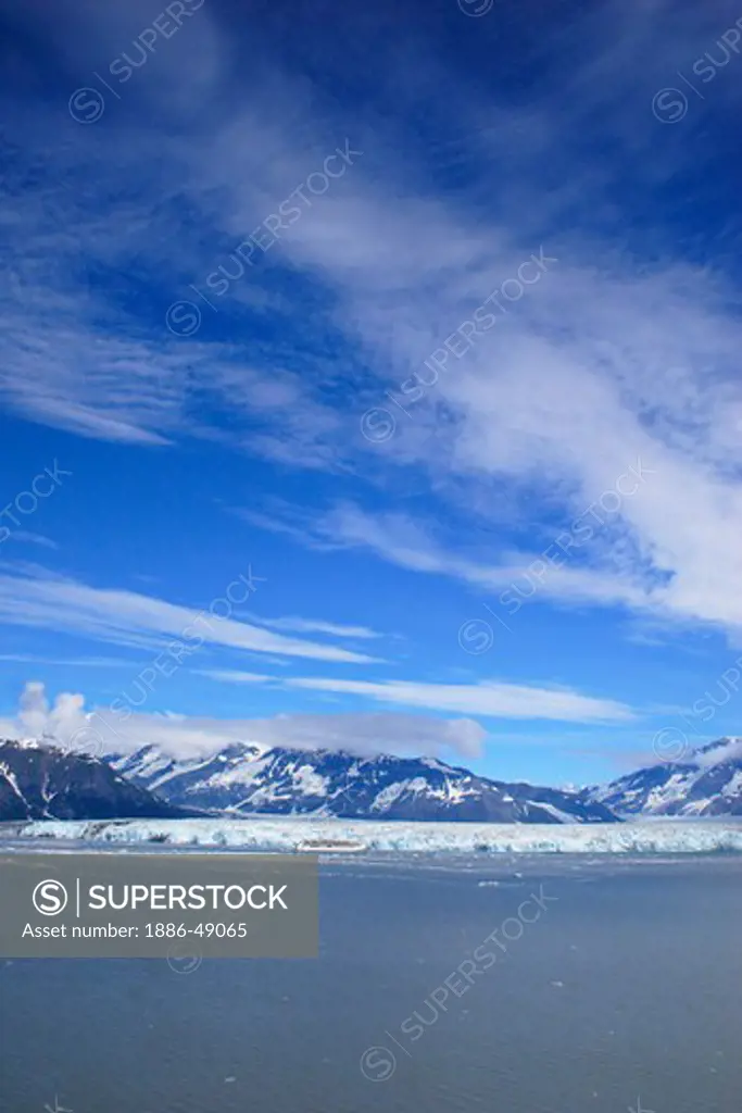 Hubbard glacier and Saint Elias mountain; the longest tidewater glacier in Alaska; Saint Elias  national park ; disenchantment bay ; Alaska ; U.S.A. United States of America