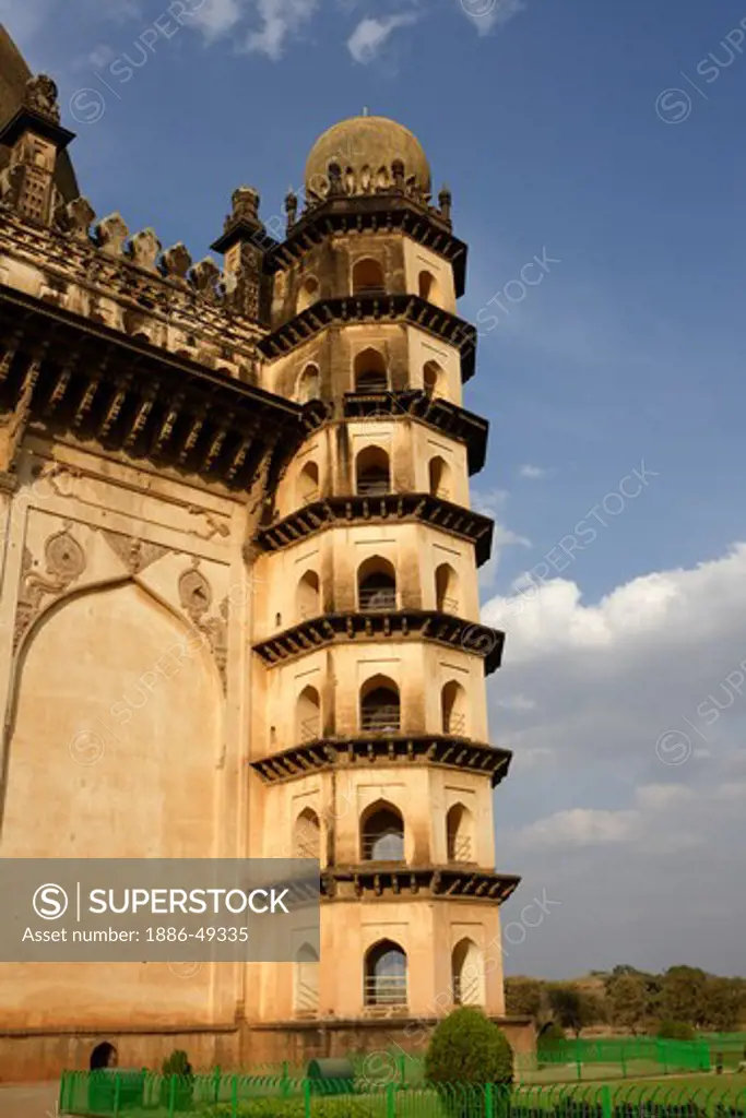 Gol Gumbaz ; built in 1659 ; Mausoleum of Muhammad Adil Shah ii 1627-57 ; dome is second largest one in world which is unsupported by any pillars ; Bijapur ; Karnataka ; India