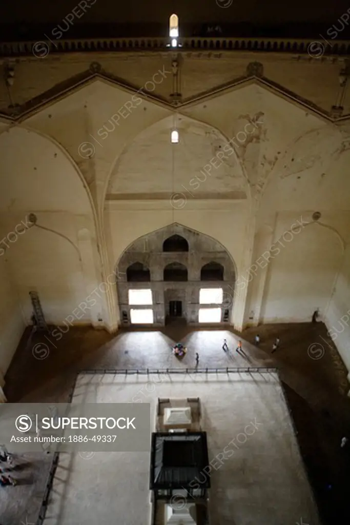 Gol Gumbaz ; built in 1659 ; Mausoleum of Muhammad Adil Shah II (1627-57) and his family  caskets stand on raised platform in the center of the hall ; Bijapur ; Karnataka ; India