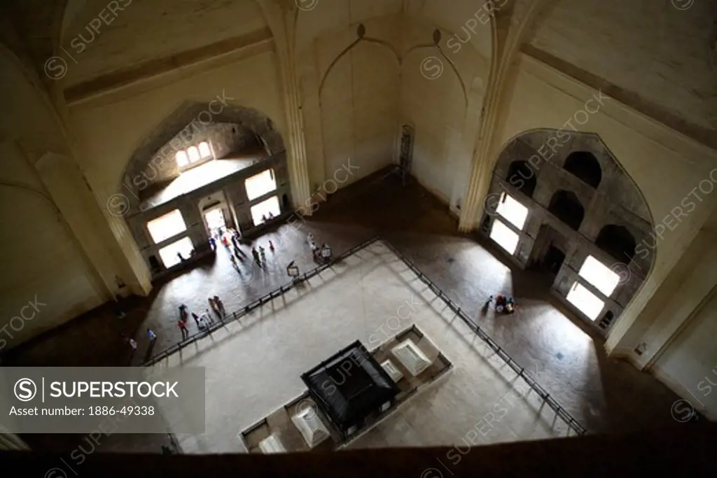 Gol Gumbaz ; built in 1659 ; mausoleum of Muhammad Adil Shah II (1627-57) and his family  caskets stand on raised platform in the center of the hall ; Bijapur ; Karnataka ; India