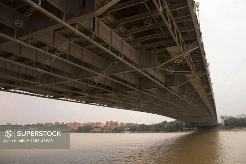 Howrah bridge now Rabindra Setu Steel constructed over river Hooghly ; Calcutta Kolkata ; West Bengal ; India
