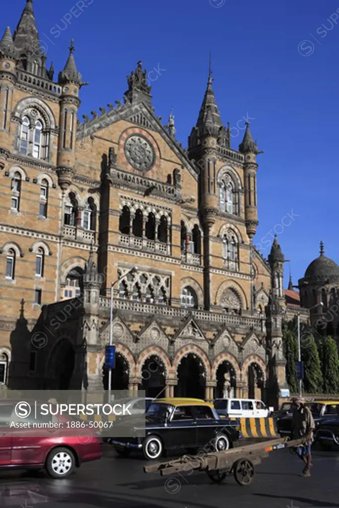 Chhatrapati Shivaji Terminus (formerly Victoria Terminus) Victorian gothic revival architecture blended with Indian traditional architecture built between 1878 and 1888 Indian Railway Station ; Bombay Mumbai ; Maharashtra ; India UNESCO World Heritage Site