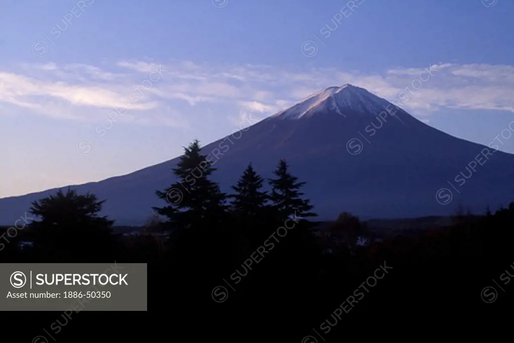 Sunrise at Mount Fuli, Fuji Hakone-Izu National Park, Japan.
