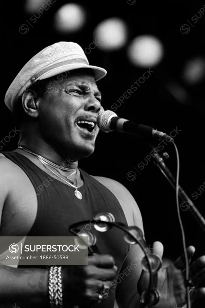 ARRON NEVILLE sings with THE NEVILLE BROTHERS at the MONTEREY BAY BLUES FESTIVAL - MONTEREY, CALIFORNIA