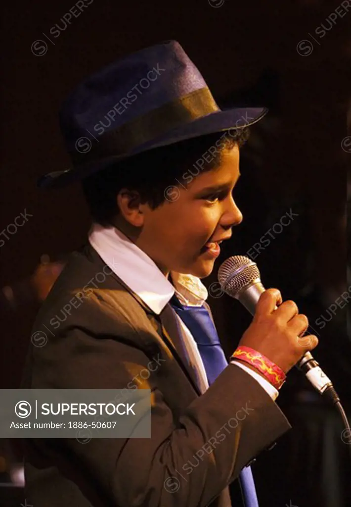 Bayou style performer ALLIGATORS son sings during a tribute to Ray Charles at the MONTEREY BAY BLUES FESTIVAL - MONTEREY, CALIFORNIA
