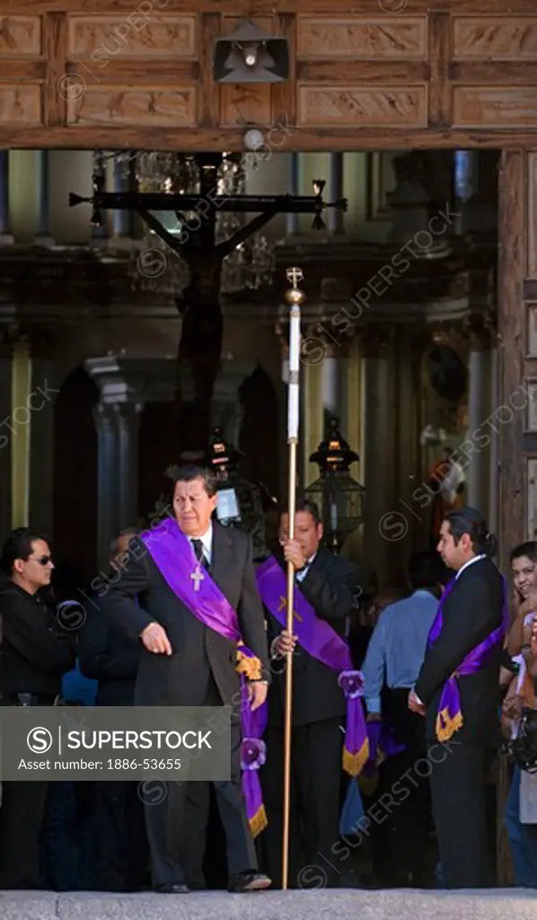Catholic participants at TEMPLO DEL ORATORIO DE SAN FELIPE NERI gather for EASTER PROCESSION - SAN MIGUEL DE ALLENDE, MEXICO
