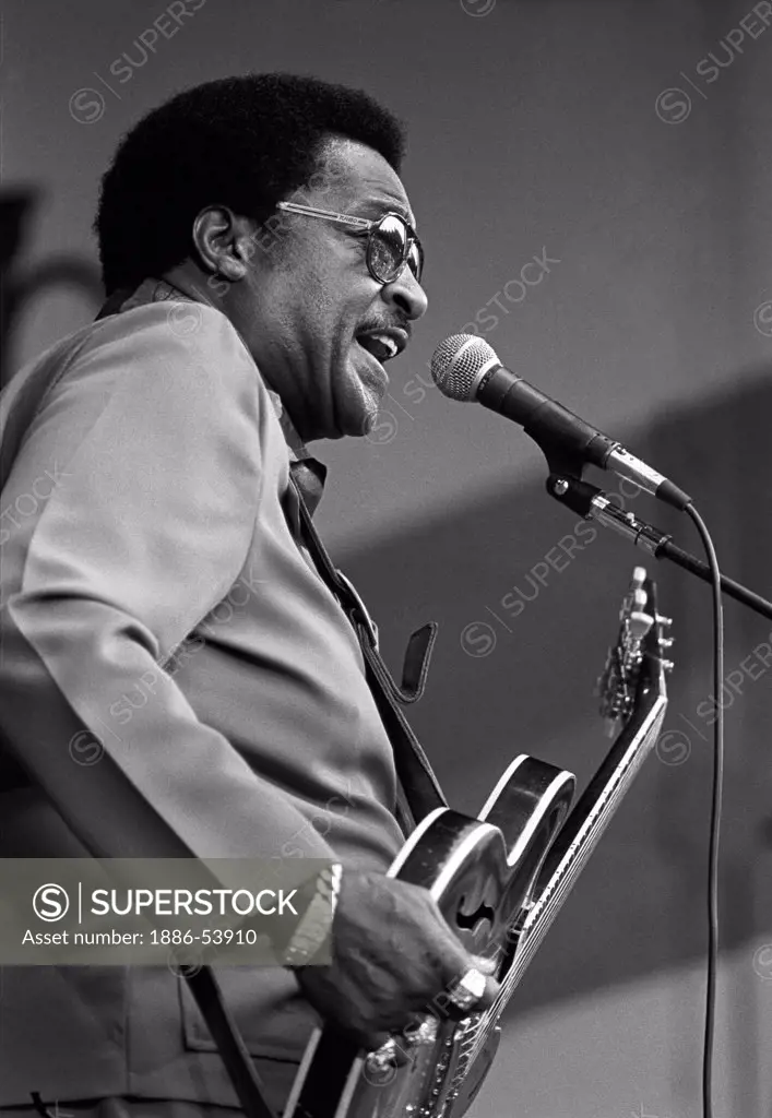 LITTLE MILTON plays his lead guitar and sings at the MONTEREY JAZZ FESTIVAL - MONTEREY, CALIFORNIA