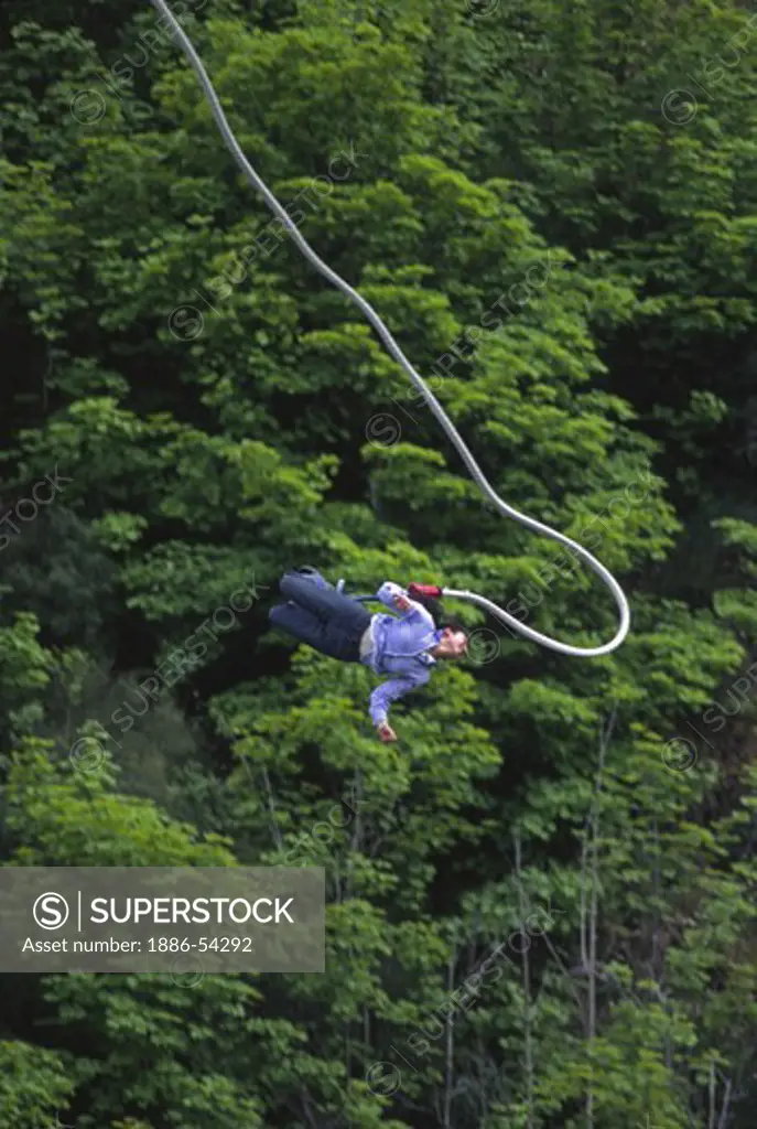 BUNGEE JUMPING - QUEENSTOWN, SOUTH ISLAND
