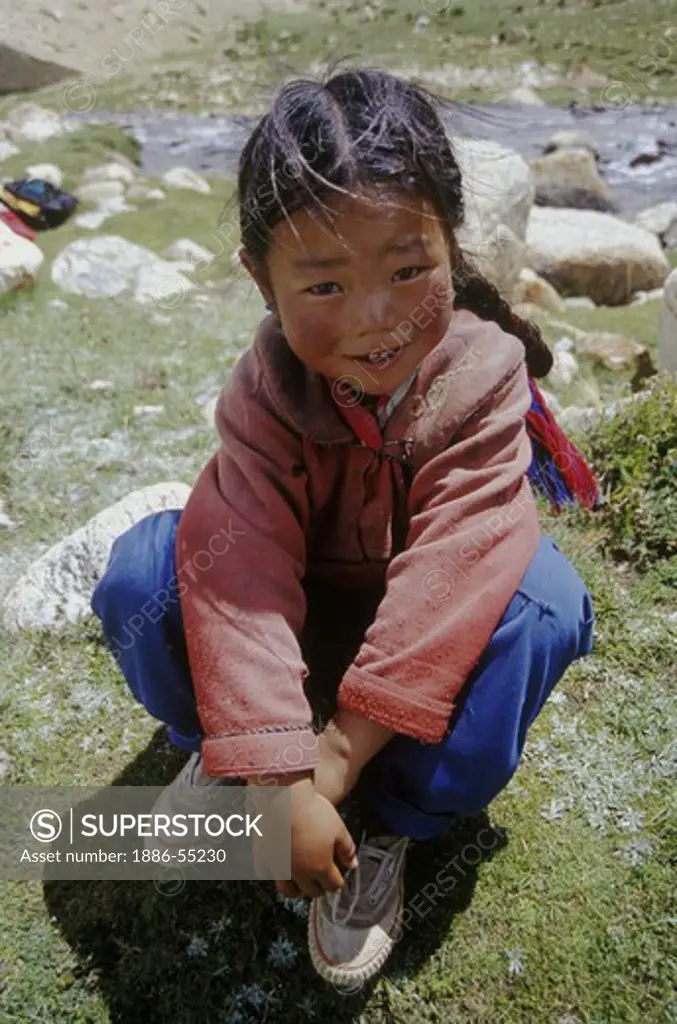 Young TIBETAN GIRL - NYALAM, TIBET