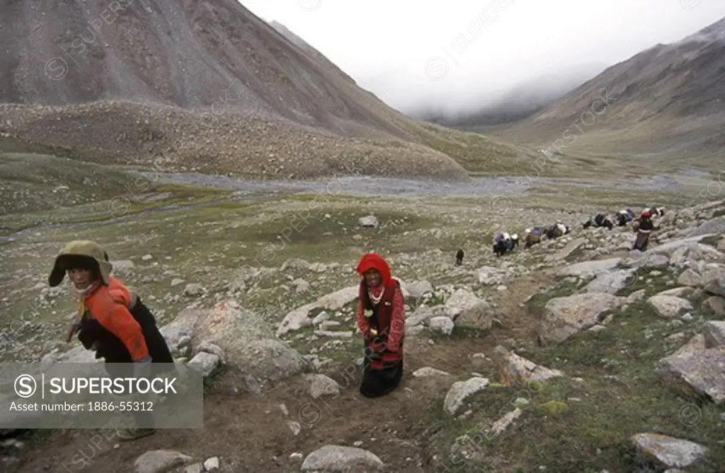 TREKKING around MOUNT KAILASH (6638 Meters), the most sacred HIMALAYAN PEAK for BUDDHISTS & HINDUS alike - TIBET